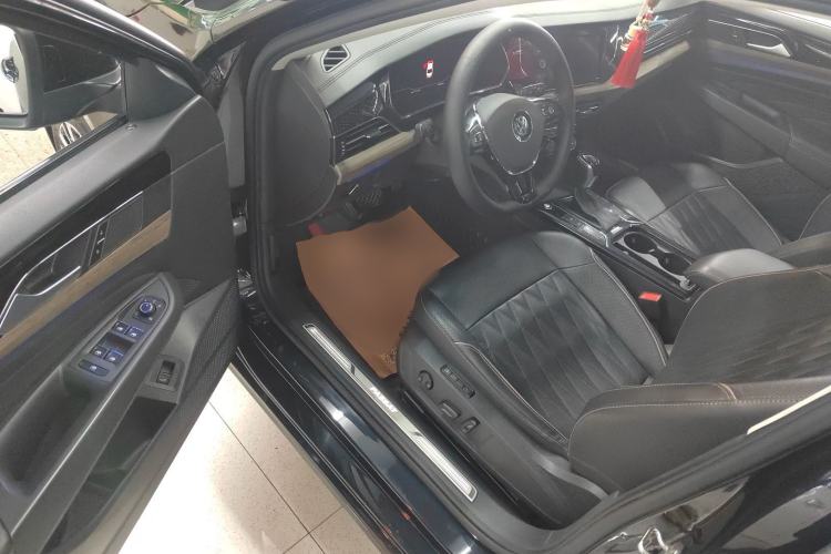 Used Volkswagen Passat 2019 330TSI Luxury Edition China VI Standard
