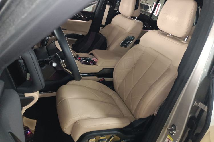 Used Formula Leopard 8 2025 Smart & Brave Flagship Edition 7 Seats
