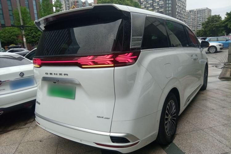 Used Denza D9 2022 DM-i 970 Four-Wheel Drive Flagship Model
