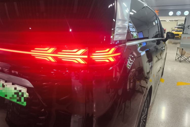 Used Denza D9 2025 EV Intelligent Driving Edition 620 Luxury Model
