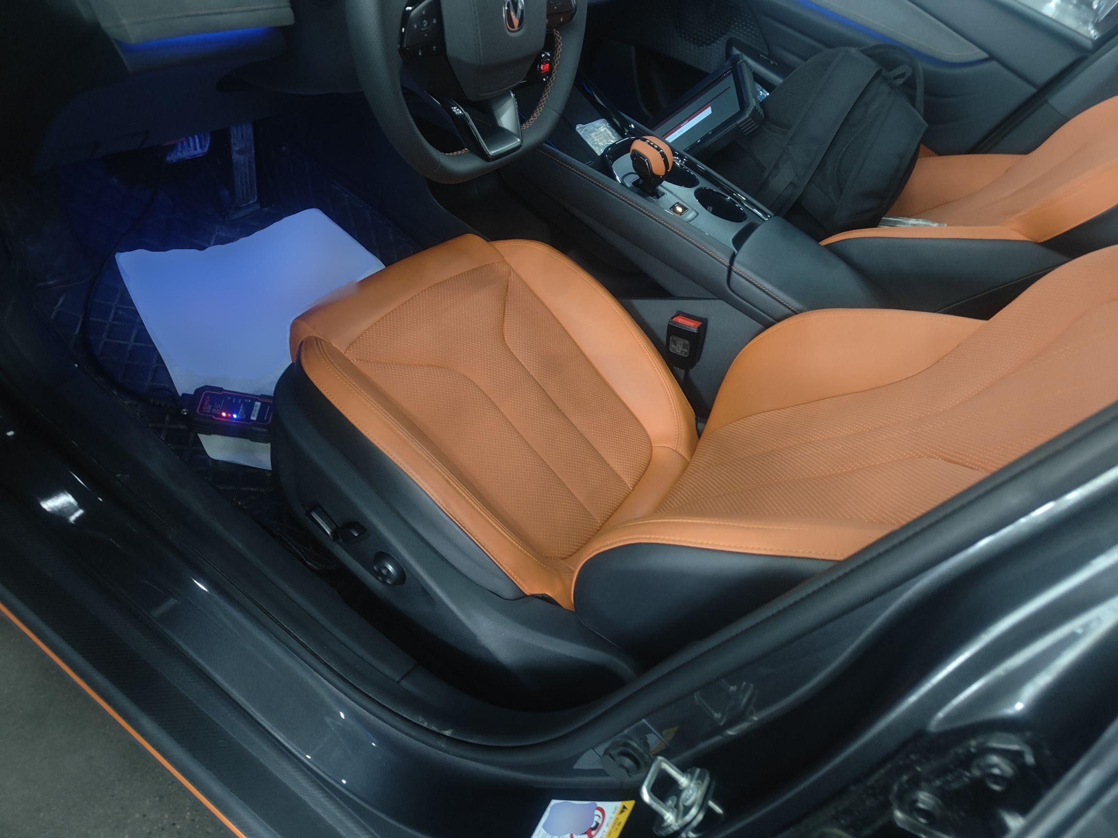 Переднее сиденье в автомобиле