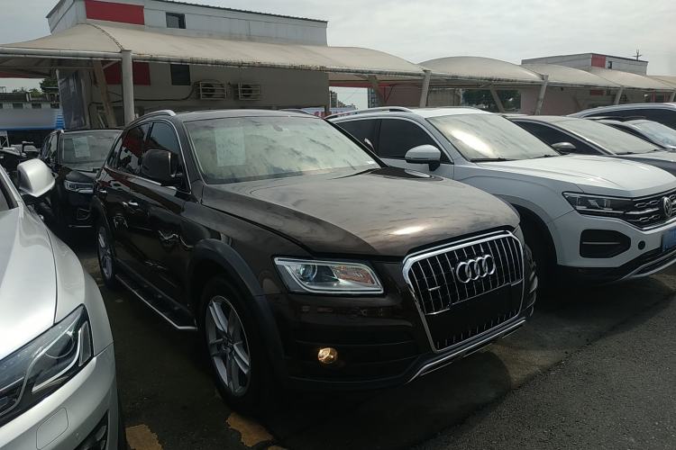 Used Audi Q5 2018 Collector's Edition 40 TFSI Technology Model
