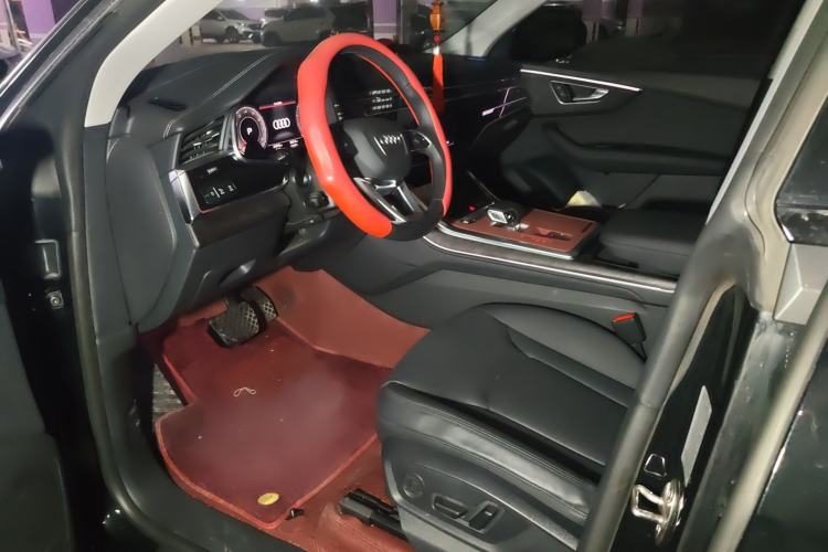 Used Audi Q8 2023 55 TFSI Luxury Dynamic Edition Left Front Seat