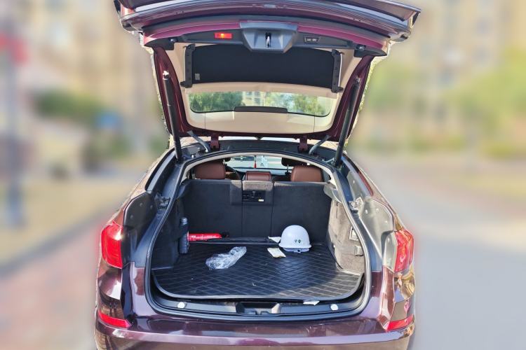 Used BMW 5 Series GT 2014 535i Leading Model Trunk