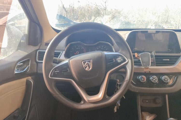 Used Baojun 310W 2017 1.5L Manual Fashion Edition China VI
