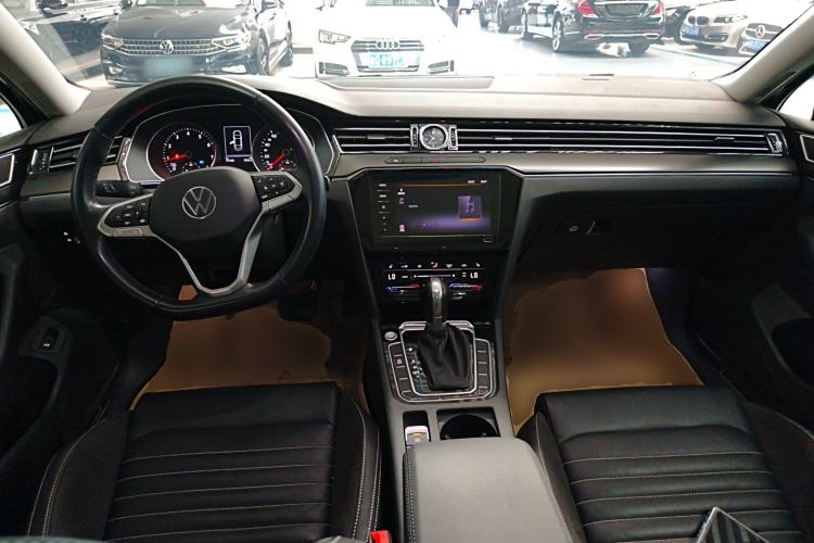 Used Volkswagen Magotan 2020 330TSI DSG Leading Model Center Console