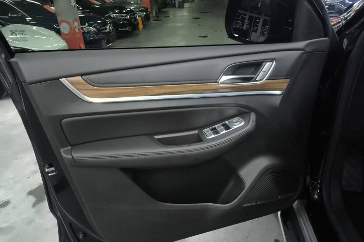 Used Roewe RX8 2019 30T Smart Connectivity Two-Wheel Drive Supreme Flagship Edition