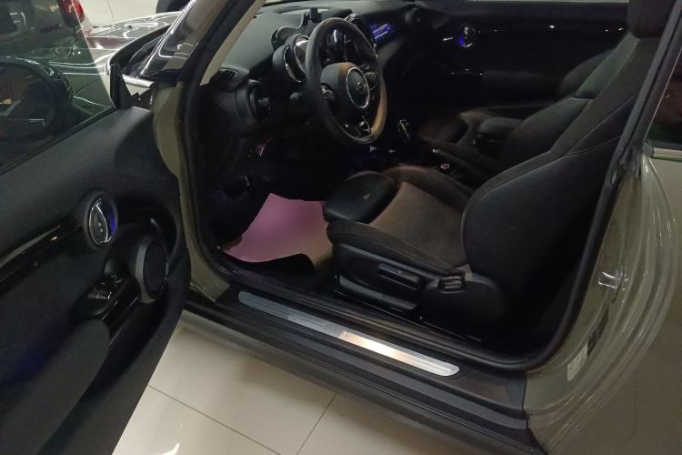 Used MINI MINI 2018 1.5T COOPER Artist
