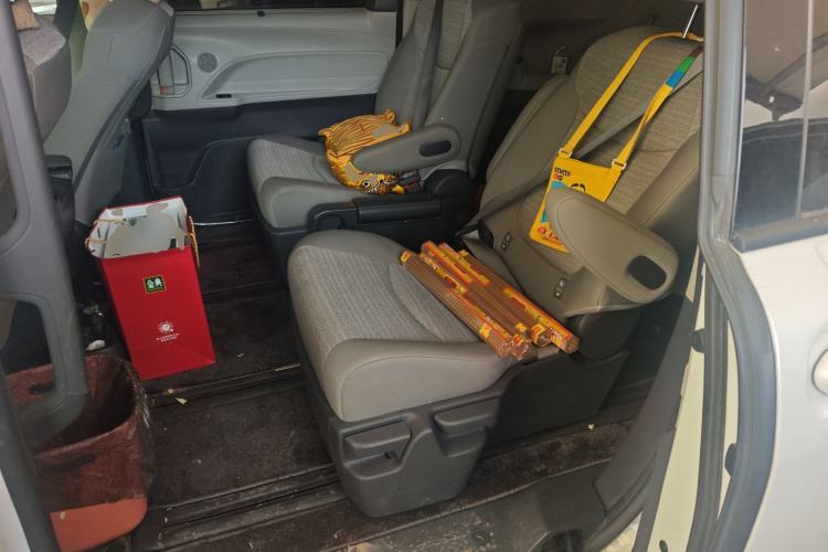 Used Toyota Sienna 2023 2.5L Hybrid Comfort Edition