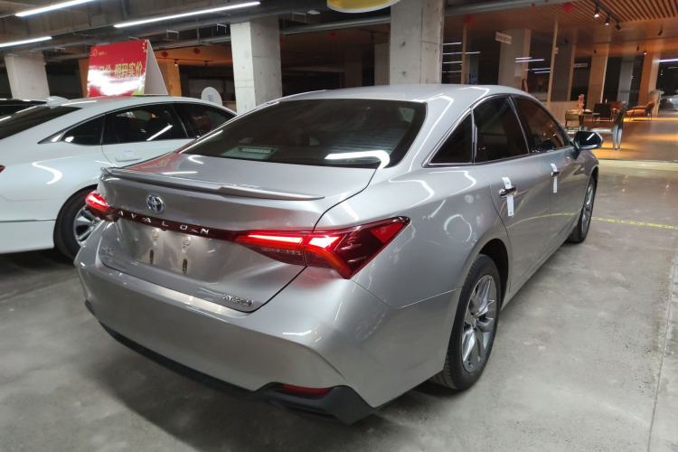 Used Toyota Avalon 2019 Dual-Engine 2.5L Luxury Edition China VI Standard