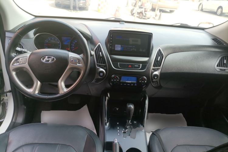 Used Hyundai ix35 2015 2.0L Automatic 2WD Smart Type China IV