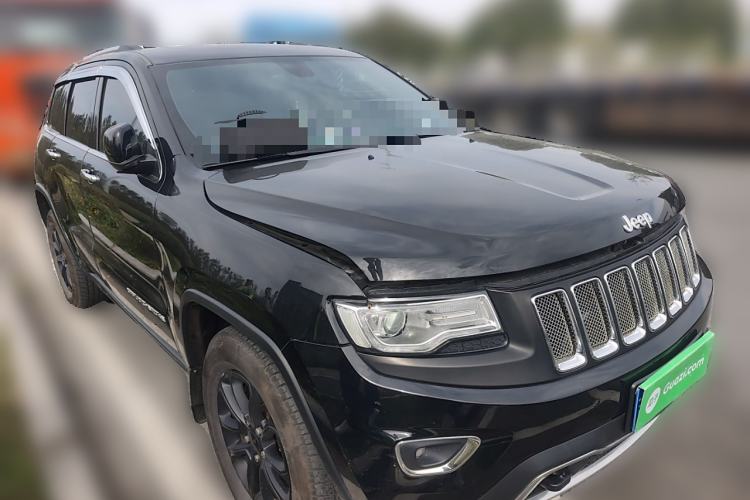 Used Jeep Grand Cherokee 2014 3.0L Comfort Navigation Edition Front Right 45 Deg