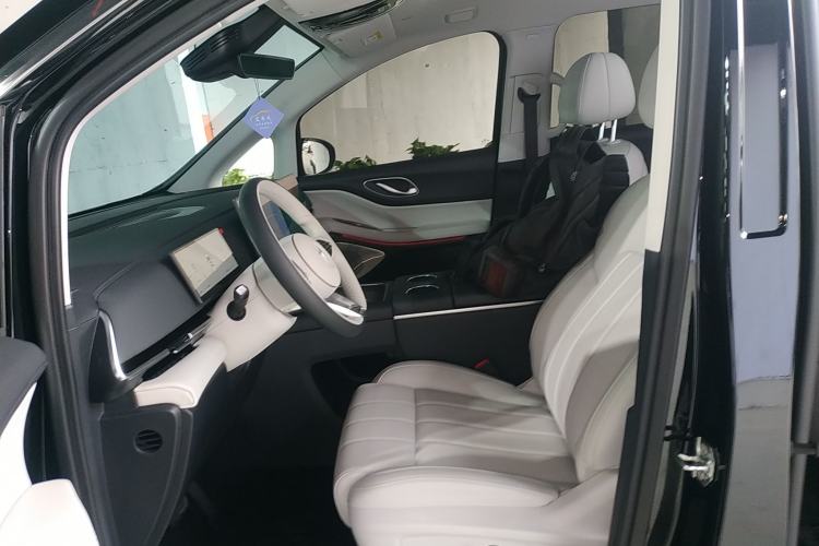 Used VOYAH Dream 2025 PHEV Four-Wheel Drive Prestige Kunpeng Edition