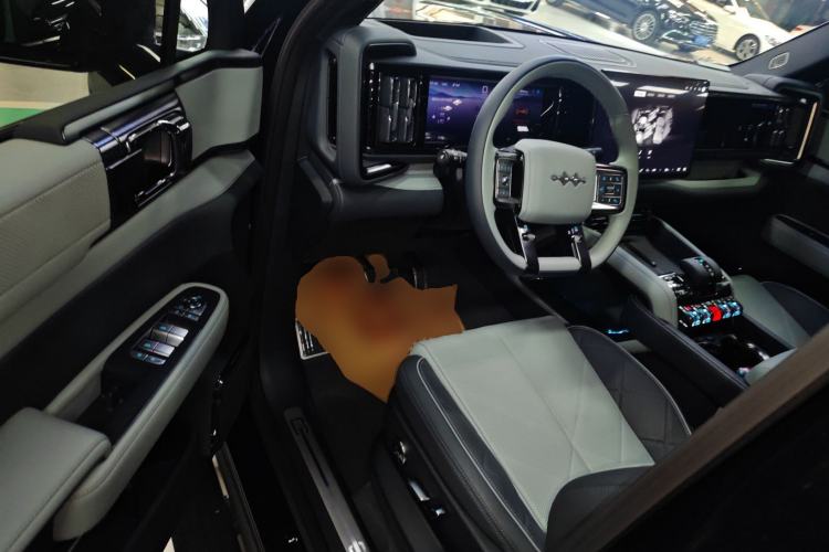 Used Formula Leopard Leopard 5 2023 Navigator Edition
