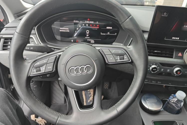 Used Audi A4L 2022 40 TFSI Stylish and Elegant Edition Steering Wheel