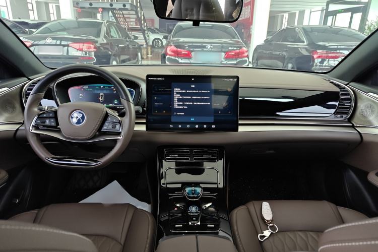 Used BYD Han 2022 DM-i 121KM Prestige Model
