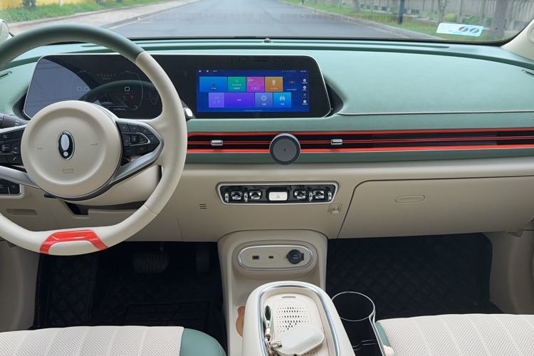 Used ORA Good Cat 2023 401 km Standard Range Premium Version Lithium Iron Phosphate
