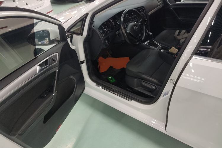 Used Volkswagen Golf 2018 230TSI Automatic Comfort Model
