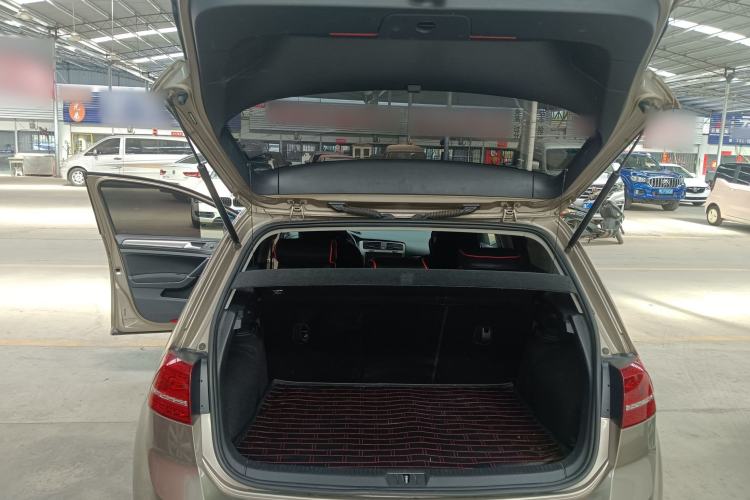 Used Volkswagen Golf 2016 1.6L Automatic Comfort Model Trunk