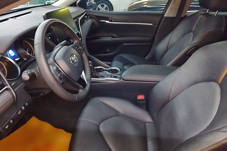 Used Toyota Camry 2021 2.0G Luxury Edition
