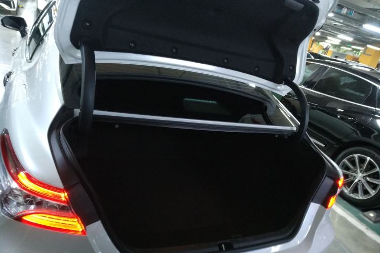 Used Toyota Camry 2019 2.0G Luxury Edition China VI Standard
