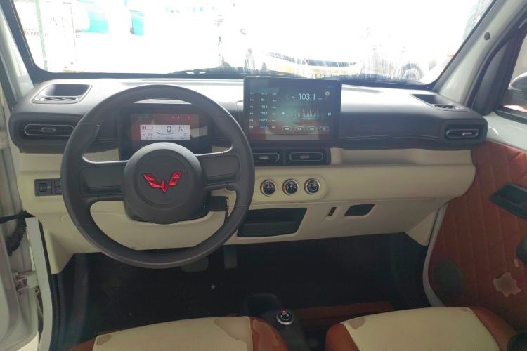 Used Wuling Zhiguang New Energy 2025 Comfort Model Center Console