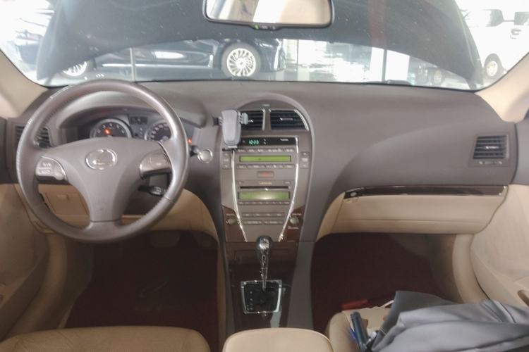 Used Lexus ES 2010 240 Elegant Edition
