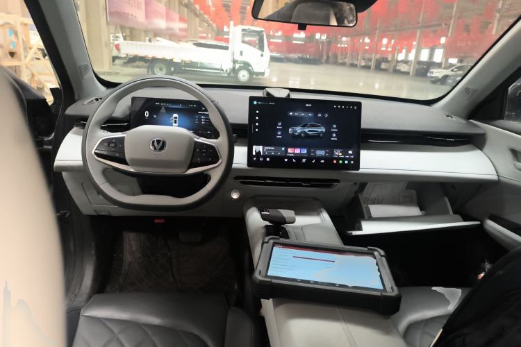 Used CHANGAN UNI-Z New Energy 2024 Blue Whale Smart Electric iDD 125km Beyond Edition
