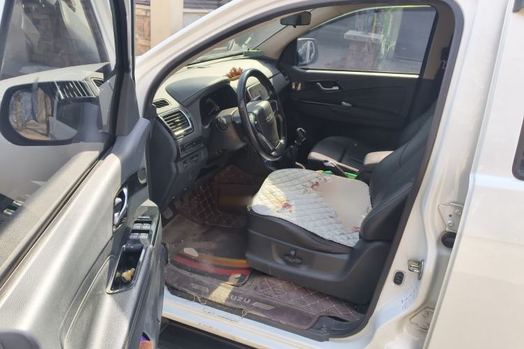 Used Isuzu D-MAX 2019 2.5T Four-Wheel Drive Manual Luxury Extended Version JE4D25Q5A
