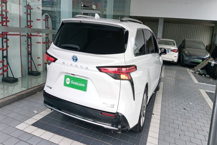 Used Toyota SIENNA 2021 2.5L Hybrid Platinum Edition Rear Right 45 Deg