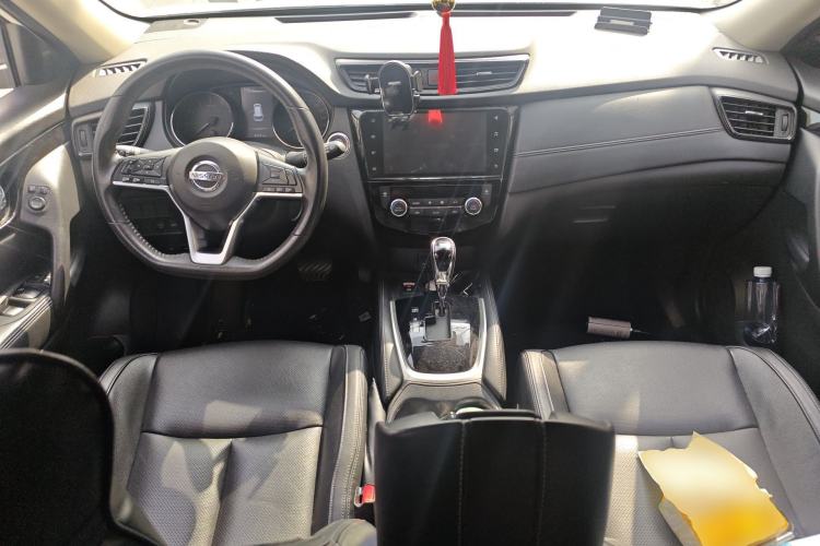 Used Nissan X-Trail 2019 2.0L CVT Smart Connect Comfort Edition 2WD Center Console