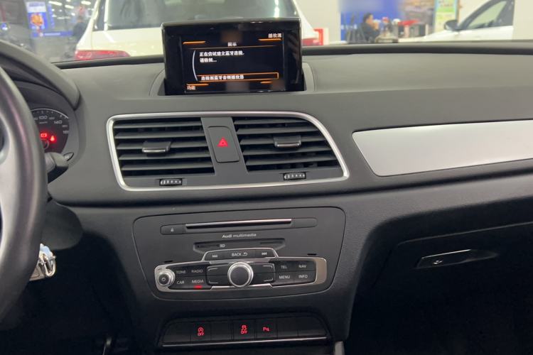 Used Audi Q3 2018 30th Anniversary Edition 30 TFSI Fashion Model Interior 2