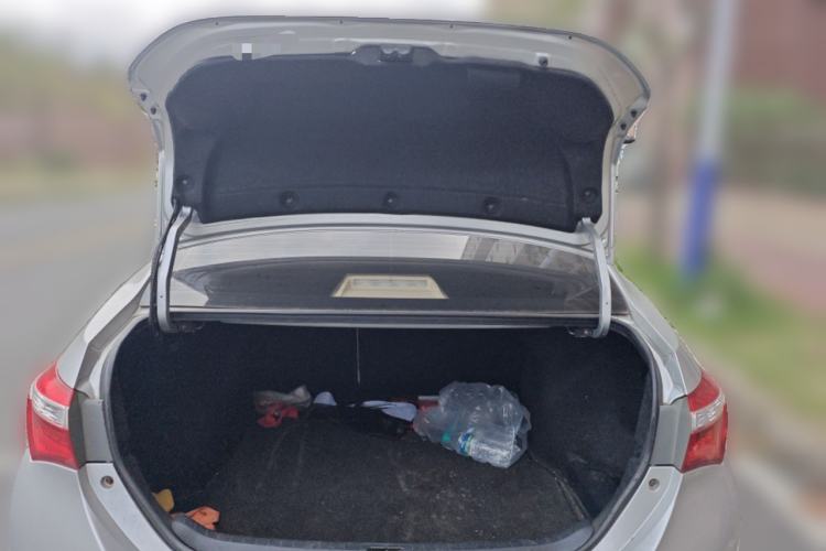 Used Toyota Corolla 2014 1.6L CVT GL-i Leather Edition Trunk