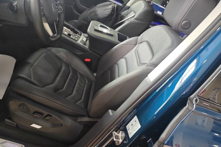 Used Volkswagen Touareg 2021 3.0 TSI Luxury Edition Black Diamond Sport Package Left Front Seat