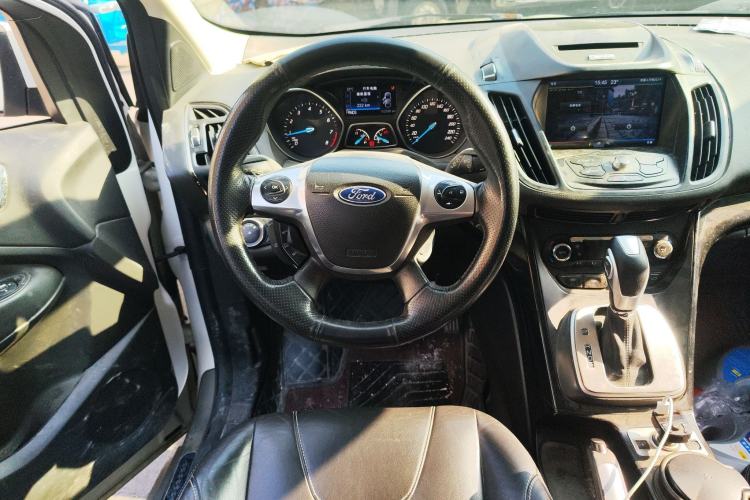 Used Ford Kuga 2015 2.0L GTDi Four-Wheel-Drive Sport Model
