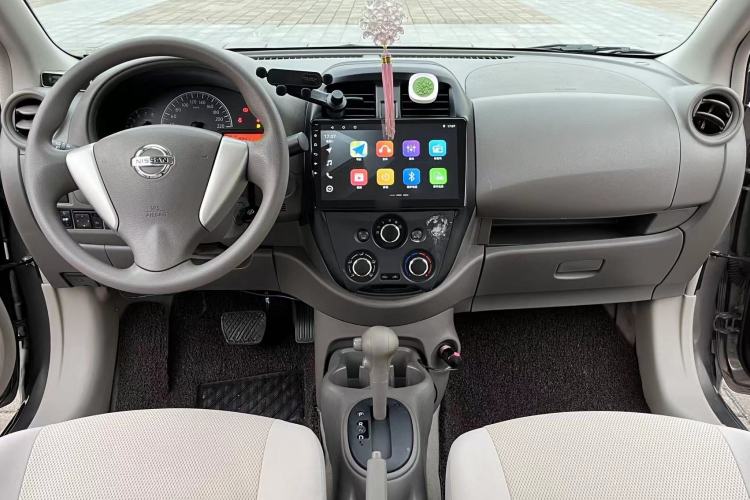 Used Nissan Sunny 2014 1.5XE CVT Elite Edition Steering Wheel