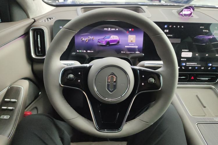 Used Hima AITO M8 2025 Model Pure Electric Max+ Six-Seat Four-Wheel-Drive Version