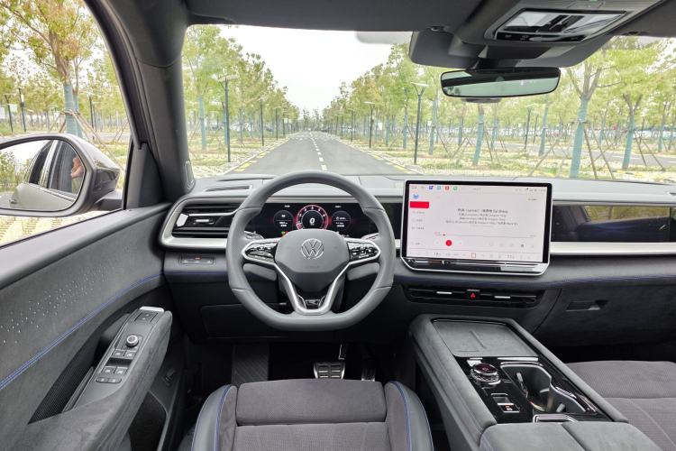 Used Volkswagen Teramont 2025 Tiguan Pro 450TSI Four-Wheel Drive Summit Edition
