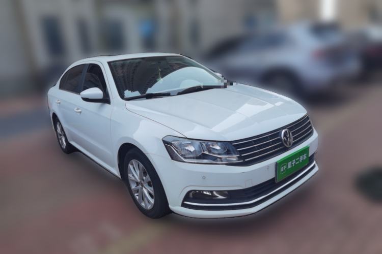 Used Volkswagen Lavida 2017 1.6L Automatic Comfort Edition Front Right 45 Deg