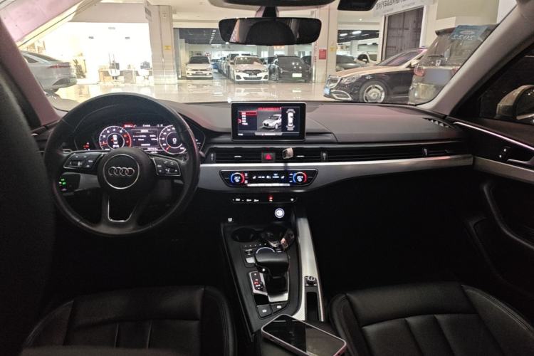 Used Audi A4L 2018 30th Anniversary Edition 40 TFSI Fashion Model
