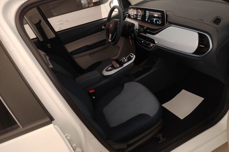 Used CHANGAN Benni E-Star 2022 Qingxin Edition Colorful Model Lithium Iron Phosphate Right Front Seat