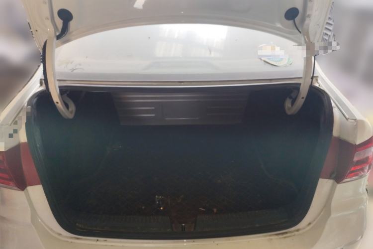 Used Volkswagen Santana 2016 1.6L Manual Comfort Edition Trunk