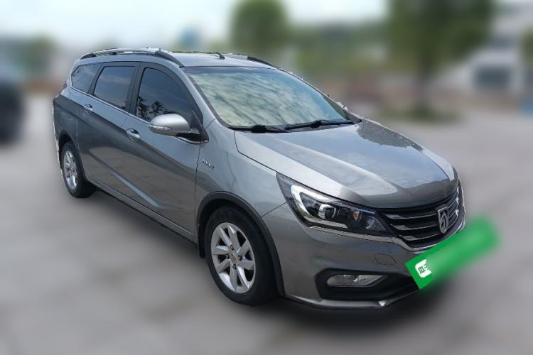 Used Baojun 310W 2017 1.5L Manual Fashion Edition China VI Front Right 45 Deg