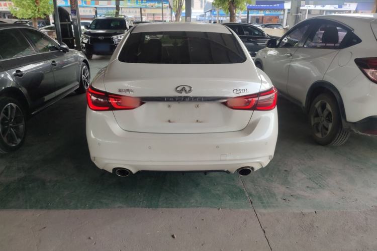 Used Infiniti Q50L 2018 2.0T Enjoyment Edition China V standard
