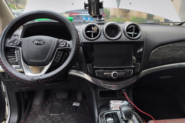 Used BYD Tang New Energy 2015 2.0T Four-Wheel-Drive Flagship Model