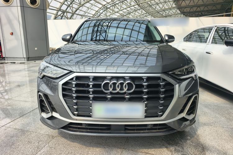 Used Audi Q3 2022 40 TFSI Fashion Dynamic Model
