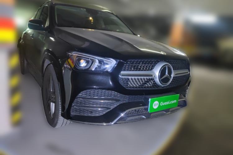 Used Mercedes-Benz GLE 2021 GLE 450 4MATIC Stylish Model Front Right 45 Deg