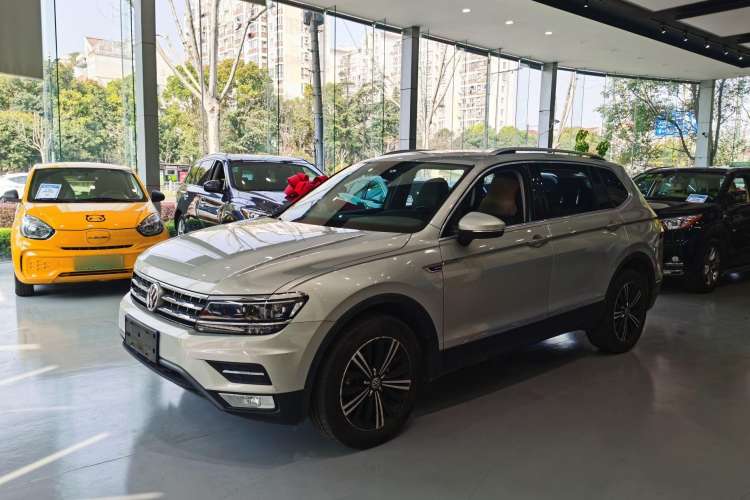 Used Volkswagen Tiguan L 2018 380TSI Automatic All-Wheel Drive Luxury Edition