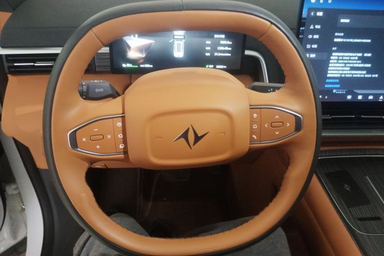Used Dongfeng eπ eπ008 2025 636Ultra All-Electric Version 5 Seats Steering Wheel