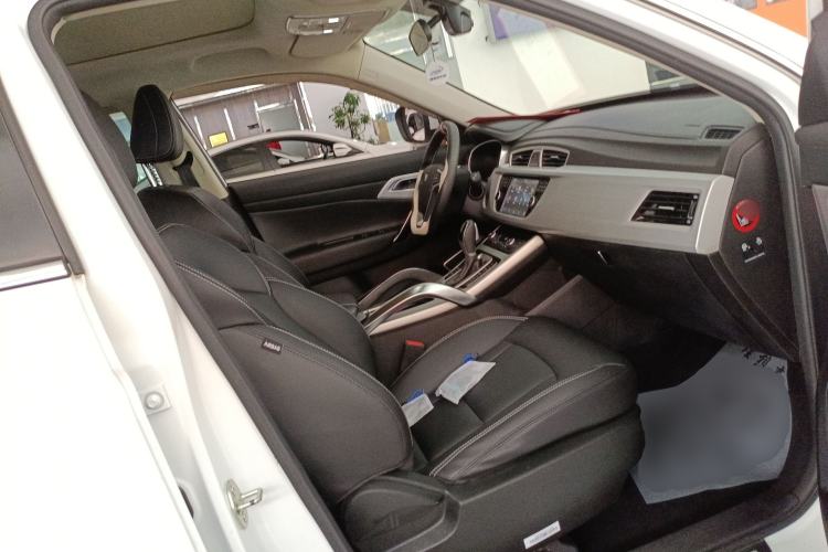 Used Geely Auto Emgrand X7 Sport 2016 1.8TD Automatic Smart Connectivity Version Right Front Seat